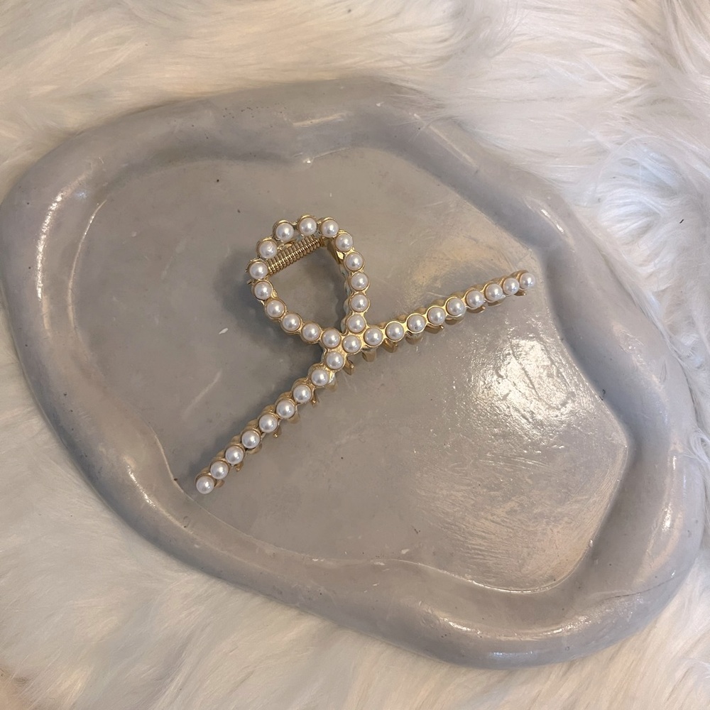 Elegant Pearl Hair Clip